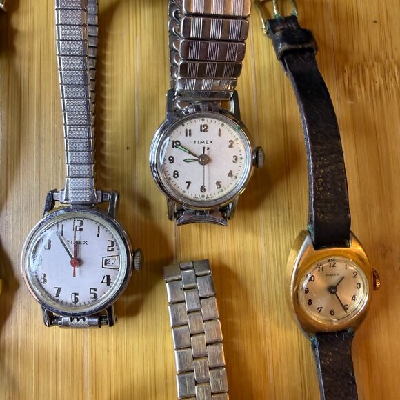 Vintage Timex 11-Piece Watch Lot - Not Running main image 4